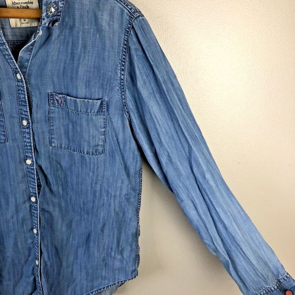 Abercrombie & Fitch Button Down Shirt Womens M Chambray Lyocell Jewel Collar - Picture 6 of 15